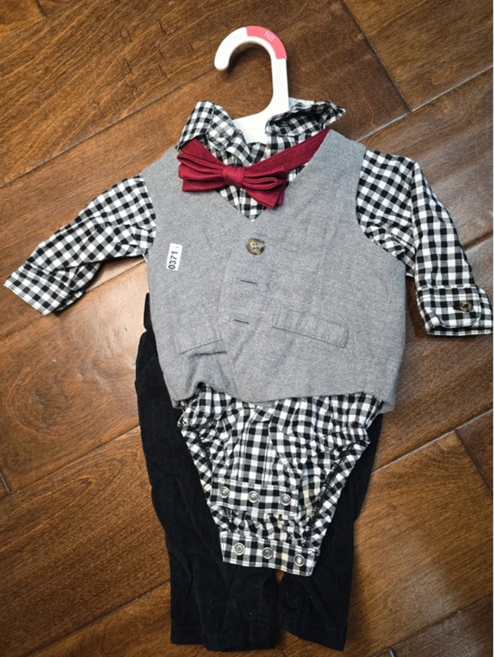 3m sure, brand new outfit set from carter's item 371G5